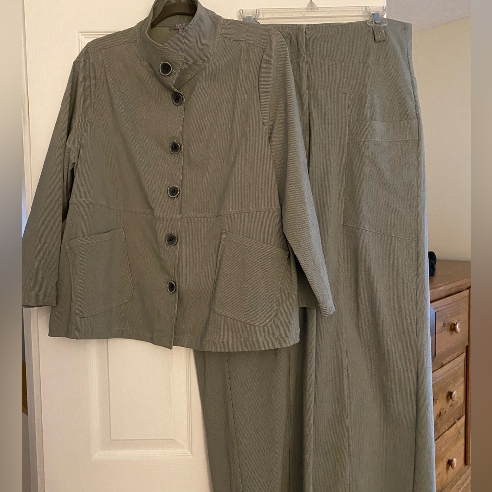 Habitat beautiful summer suit worn twice